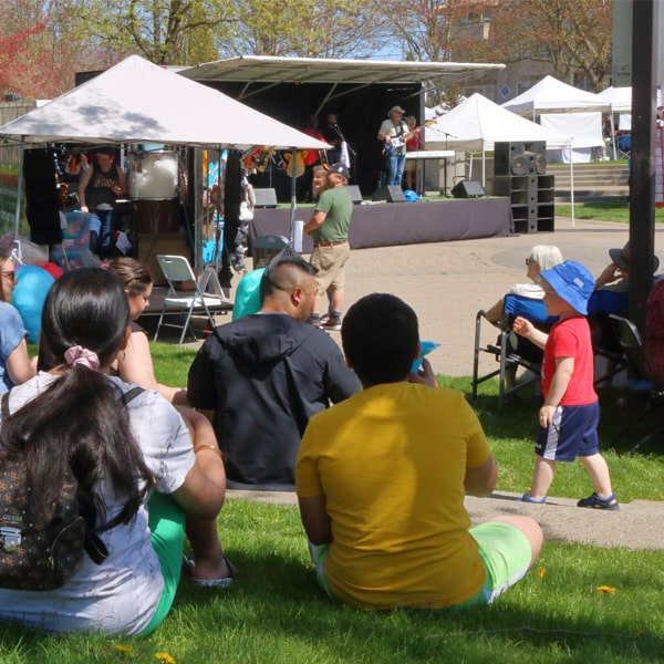 what is the power source for the event portable toilets